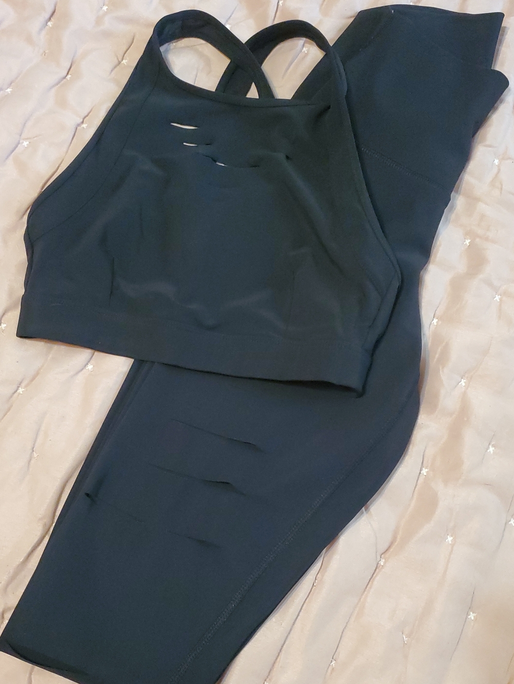 ALO Yoga Black Ripped Warrior Leggings And Sports Bra Set